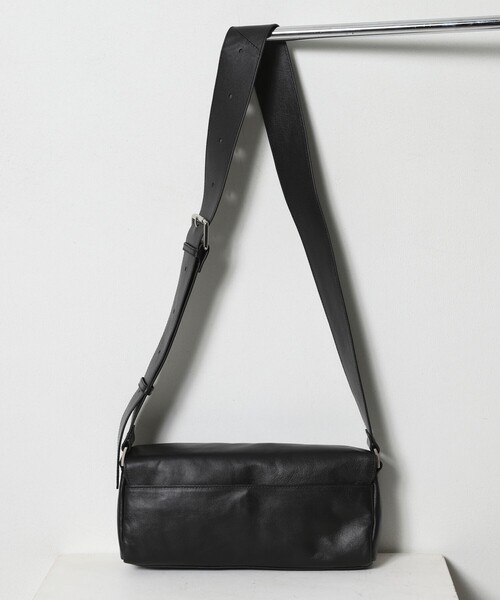 Firsthand(ファーストハンド)の「Firsthand/ファーストハンド COW LEATHER FLAP SOULDER BAG【限定展開】/レザーフラップショルダーバッグ ドット柄(ショルダーバッグ・レディース・ブラック/ブラック系その他・ONE SIZE)」の13枚目の写真