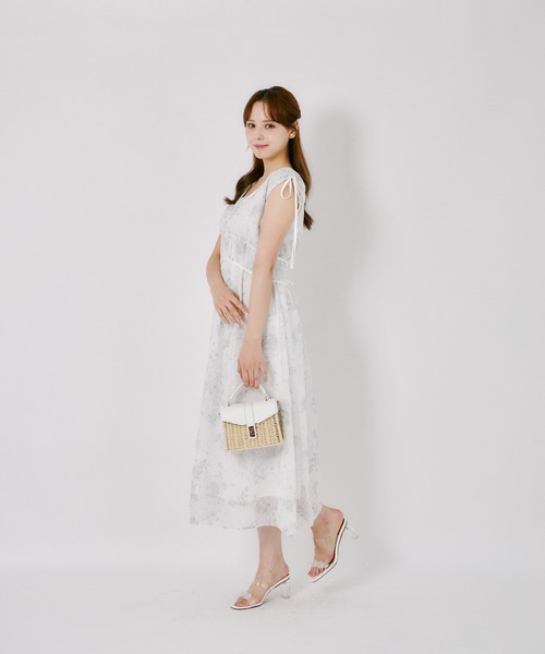 tocco closet（トッコ　クローゼット）の「リボン付きドロスト星座柄マキシワンピース（ワンピース・レディース・チャコールグレー/アイボリー・M）」の3枚目の写真