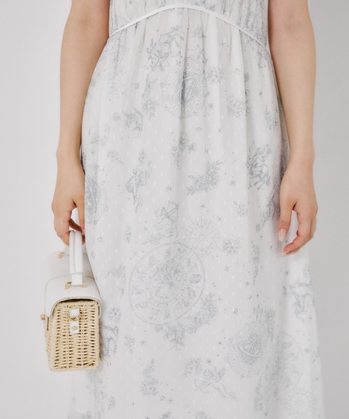 tocco closet（トッコ　クローゼット）の「リボン付きドロスト星座柄マキシワンピース（ワンピース・レディース・チャコールグレー/アイボリー・M）」の10枚目の写真