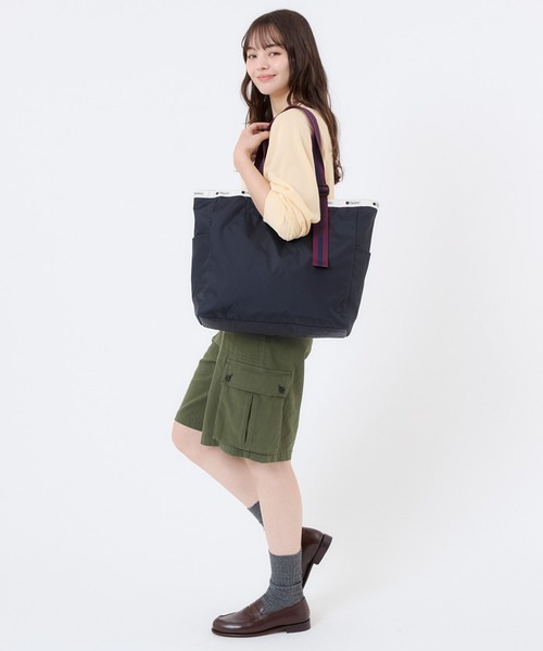 LeSportsac(レスポートサック)の「LG HANDLE ADJ TOTE ディープシー/パープルネイビーウェビング(トートバッグ・レディース・ブルー・FREE)」の3枚目の写真