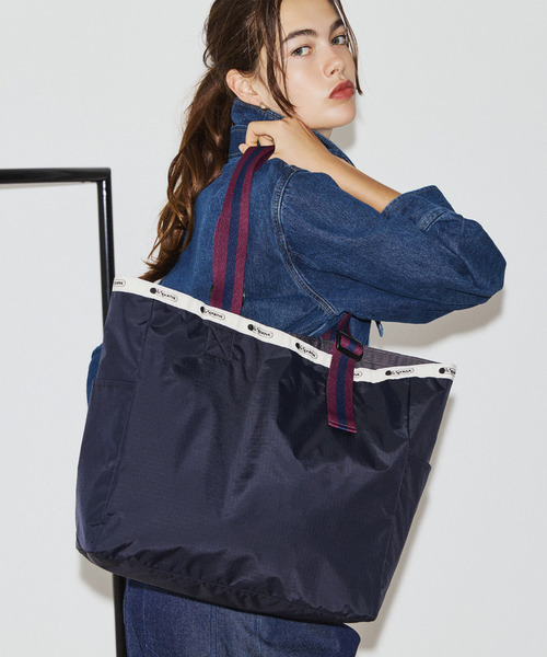 LeSportsac(レスポートサック)の「LG HANDLE ADJ TOTE ディープシー/パープルネイビーウェビング(トートバッグ・レディース・ブルー・FREE)」の4枚目の写真