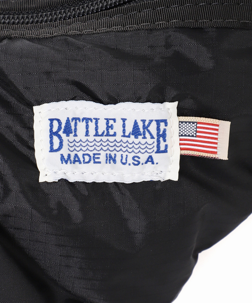 BATTLE LAKE(バトルレイク)の「【BATTLE LAKE / バトルレイク】 Banana Shoulder(ショルダーバッグ・レディース・ブラック/ブラウン/ブルー・FREE)」の14枚目の写真