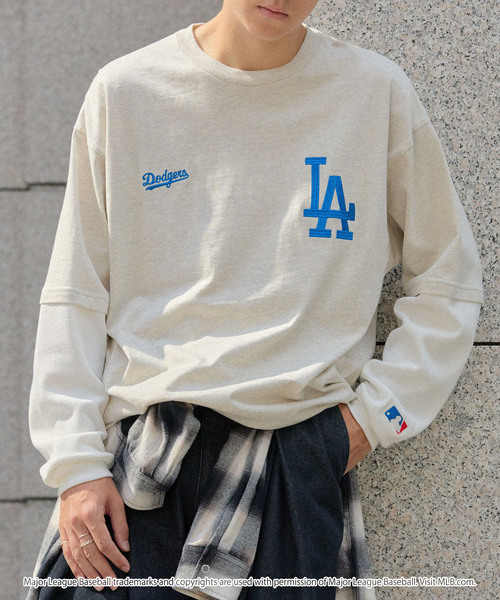 MLB(メジャーリーグベースボール)の「MLB/メジャーリーグベースボール 別注 ロゴ刺繍 ワッフルスリーブ フェイクレイヤードロンT(Tシャツ/カットソー・メンズ・ダークブラウン/スミクロ/ブラック/ネイビー/オートミール・S/M/L)」の4枚目の写真
