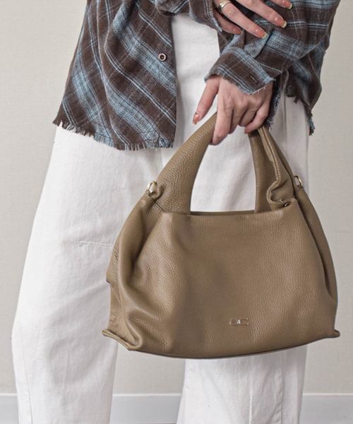 andrea cardone(アンドレアカルドネ)の「【ANDREA CARDONE】2WAY ソフトワンハンドルバッグ(Q66364)(ハンドバッグ・レディース・グレイッシュベージュ/ブラック・ALL)」の1枚目の写真