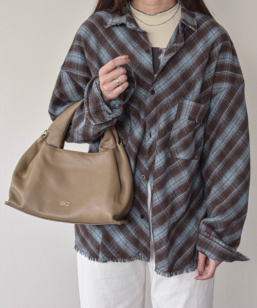 andrea cardone(アンドレアカルドネ)の「【ANDREA CARDONE】2WAY ソフトワンハンドルバッグ(Q66364)(ハンドバッグ・レディース・グレイッシュベージュ/ブラック・ALL)」の13枚目の写真