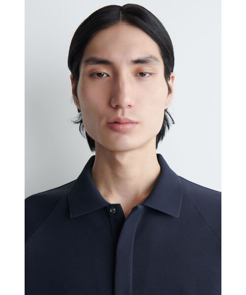 COS(コス)の「スキューバジャージーポロシャツ(ポロシャツ・メンズ・ホワイト系/ネイビー・M/XL/XS/L/S)」の12枚目の写真