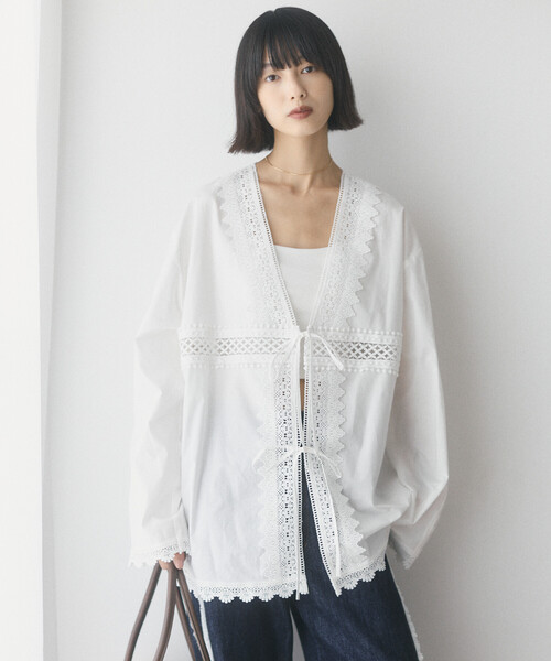 Firsthand(ファーストハンド)の「Firsthand/ファーストハンド レース切替え Vネック シャツ【限定展開】(シャツ/ブラウス・レディース・ホワイト/ブラック/その他・FREE)」の21枚目の写真