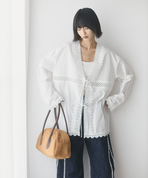 Firsthand(ファーストハンド)の「Firsthand/ファーストハンド レース切替え Vネック シャツ【限定展開】(シャツ/ブラウス・レディース・ホワイト/ブラック/その他・FREE)」の13枚目の写真