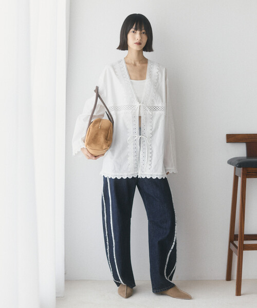 Firsthand(ファーストハンド)の「Firsthand/ファーストハンド レース切替え Vネック シャツ【限定展開】(シャツ/ブラウス・レディース・ホワイト/ブラック/その他・FREE)」の12枚目の写真