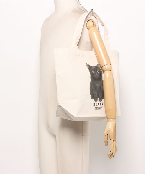 Moftique(モフティック)の「Moftique(モフティック) トートバッグ キャンバス マチ有 生成り 黒猫 猫 アニマルプリント MLサイズ ユニセックス(トートバッグ・レディース・ナチュラル・FREE)」の6枚目の写真