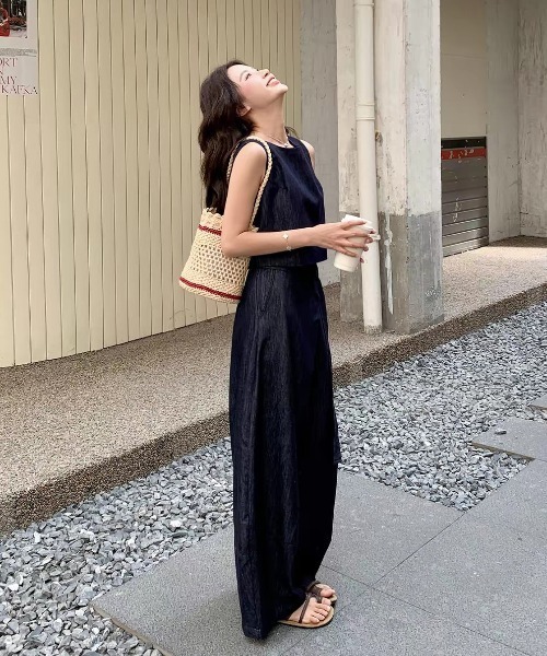 FAVORITO(ファヴォリート)の「ノースリーブトップスワイドパンツセットアップ(セットアップ・レディース・ダークブルー・L/M/S)」の16枚目の写真
