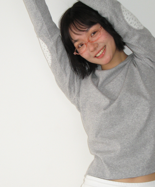 RONRON（ロンロン）の「FLORAL ELBOW PATCH LONG SLEEVE GREY（Tシャツ/カットソー・レディース・その他・FREE）」の5枚目の写真
