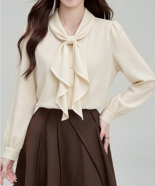 LUCPY(ラクピー)の「フリルボウタイブラウス(シャツ/ブラウス・レディース・アイボリー・LARGE/MEDIUM/SMALL/X-LARGE)」の2枚目の写真