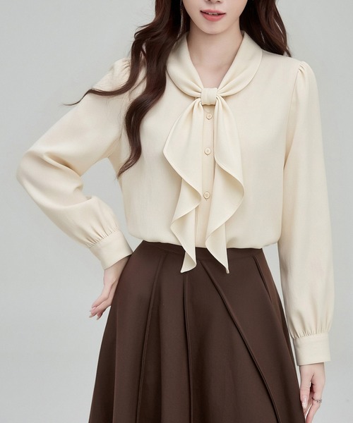 LUCPY(ラクピー)の「フリルボウタイブラウス(シャツ/ブラウス・レディース・アイボリー・LARGE/MEDIUM/SMALL/X-LARGE)」の4枚目の写真
