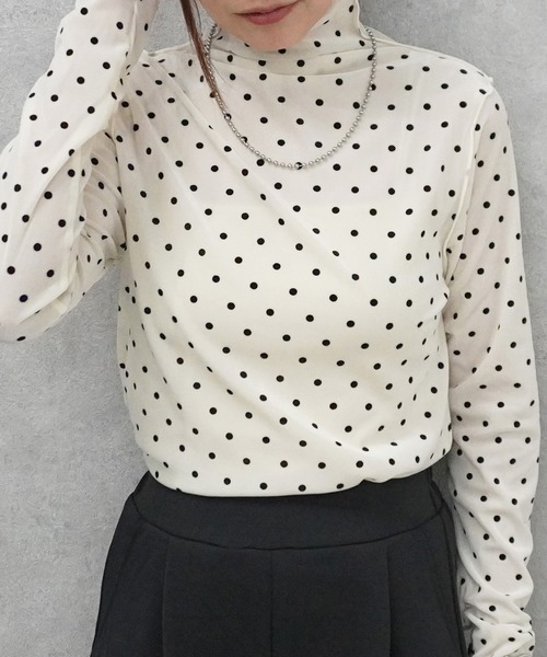 SELECT LEVERY(セレクトリベリー)の「ハイネックシアーフロッキードットプルオーバー(Tシャツ/カットソー・レディース・ブラウン/ライトベージュ/オフホワイト・MEDIUM)」の4枚目の写真