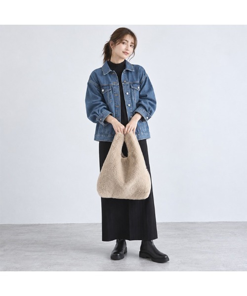 tokohana（トコハナ）の「ファーバッグ ファートート トートバッグ ハンドバッグ ミニバッグ レディースバッグ ふわふわ 秋冬バッグ（ハンドバッグ・レディース・ライトベージュ/チャコールグレー/グリーン/モカ・FREE）」の5枚目の写真