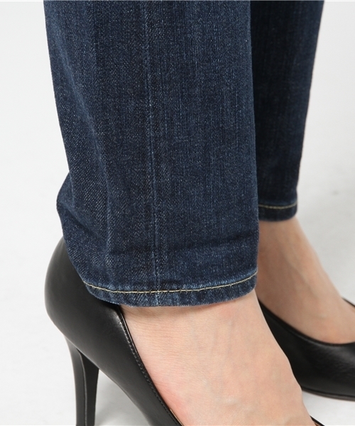 AG（エージー）の「AG デニムパンツ（デニムパンツ・レディース・ネイビー・24）」の9枚目の写真