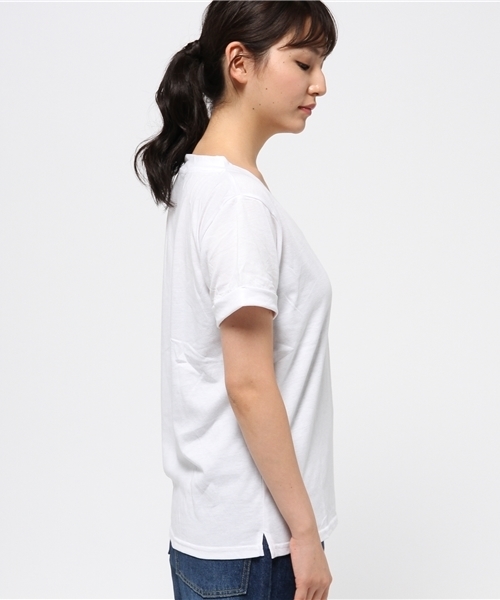 VENCEEXCHANGE（ヴァンスエクスチェンジ）の「ユルVネックTシャツ              （Tシャツ/カットソー・レディース・オフホワイト/グレー/オレンジ/コーラル/ブラック・MEDIUM）」の6枚目の写真