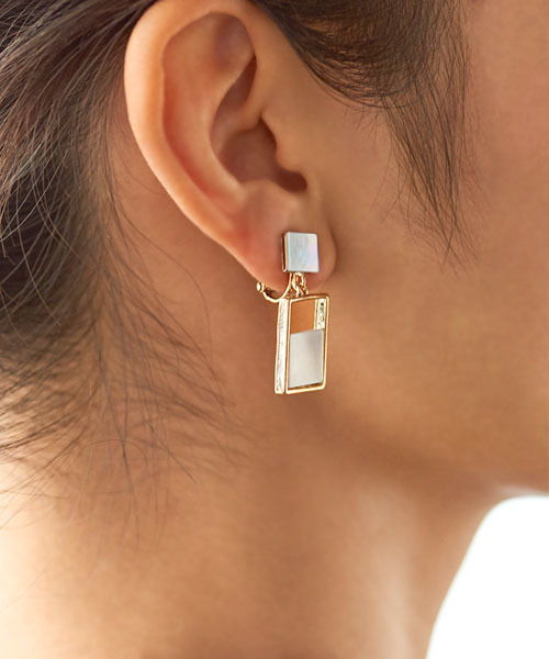 STYLE DELI(スタイルデリ)の「SQUARE earring 001(イヤリング・レディース・ゴールド・FREE)」の4枚目の写真