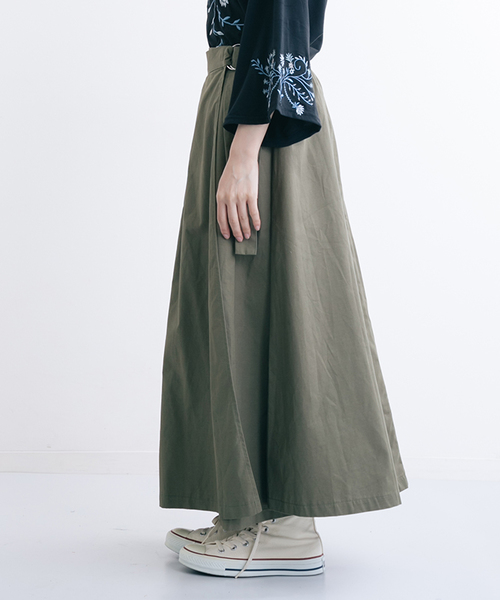 MERLOT(メルロー)の「リングベルトフレアラップスカート0043(スカート・レディース・ベージュ/マスタード/ブラック/カーキ・FREE)」の6枚目の写真