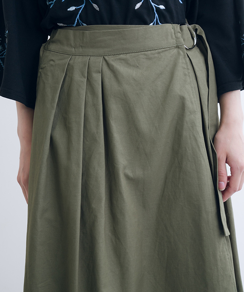 MERLOT(メルロー)の「リングベルトフレアラップスカート0043(スカート・レディース・ベージュ/マスタード/ブラック/カーキ・FREE)」の8枚目の写真