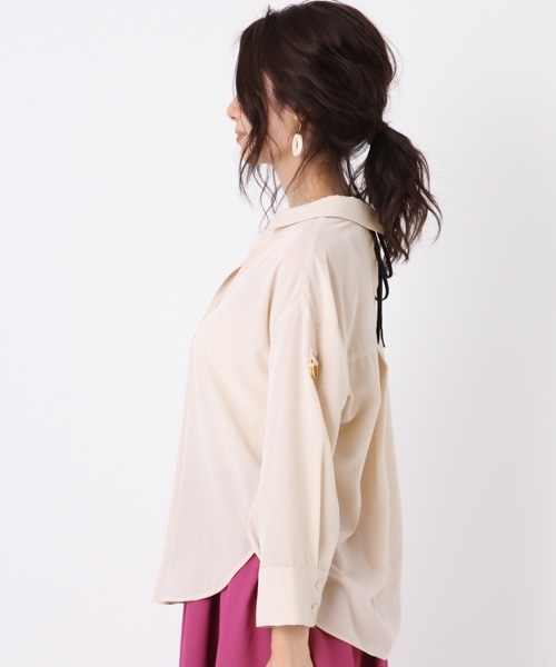 Andemiu（アンデミュウ）の「Ｂ／リボンロールＵＰブラウス768009（シャツ/ブラウス・レディース・カーキ/キャメル/アイボリー・FREE）」の16枚目の写真