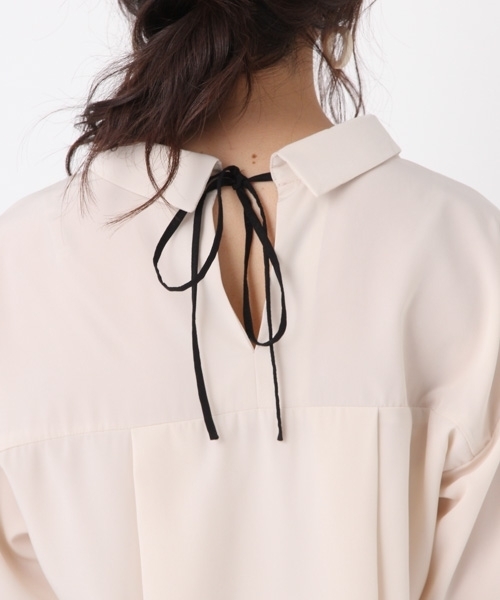 Andemiu（アンデミュウ）の「Ｂ／リボンロールＵＰブラウス768009（シャツ/ブラウス・レディース・カーキ/キャメル/アイボリー・FREE）」の10枚目の写真