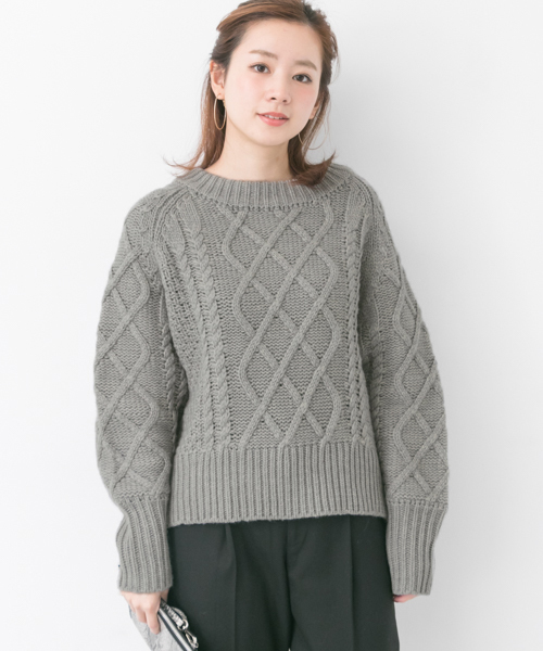 URBAN RESEARCH（アーバンリサーチ）の「ケーブルボリュームニット（ニット/セーター・レディース・オフホワイト/グレー/グリーン/イエロー・FREE）」の3枚目の写真