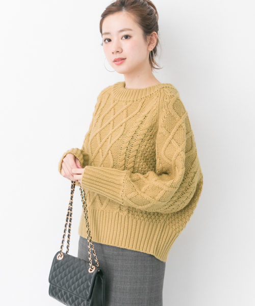 URBAN RESEARCH（アーバンリサーチ）の「ケーブルボリュームニット（ニット/セーター・レディース・オフホワイト/グレー/グリーン/イエロー・FREE）」の4枚目の写真