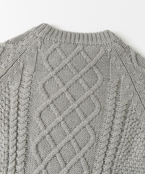 URBAN RESEARCH（アーバンリサーチ）の「ケーブルボリュームニット（ニット/セーター・レディース・オフホワイト/グレー/グリーン/イエロー・FREE）」の21枚目の写真