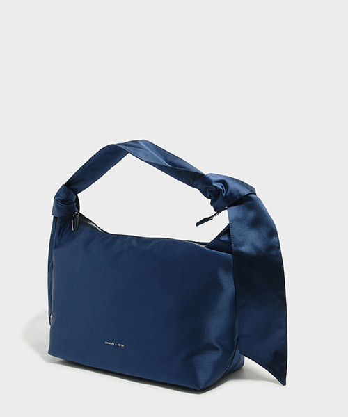 CHARLES & KEITH（チャールズ & キース）の「スラウチショルダーバッグ / SLOUCHY SHOULDER BAG（ショルダーバッグ・レディース・ブラック/マスタード/ネイビー・L）」の17枚目の写真