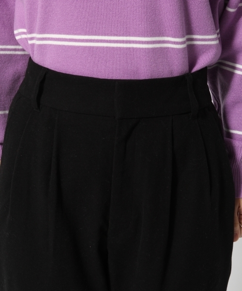 LOWRYS FARM（ローリーズファーム）の「ＴＲカラータックテーパード　782877 （デニムパンツ・レディース・アイボリー/ブラック/グレー・MEDIUM/LARGE）」の12枚目の写真