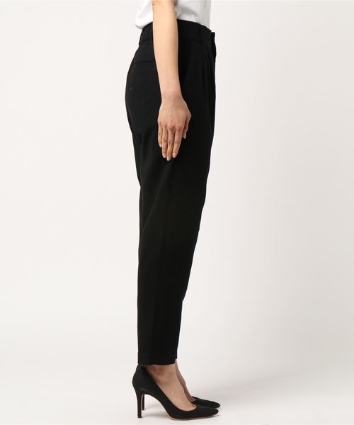 LOWRYS FARM（ローリーズファーム）の「ＴＲカラータックテーパード　782877 （デニムパンツ・レディース・アイボリー/ブラック/グレー・MEDIUM/LARGE）」の4枚目の写真