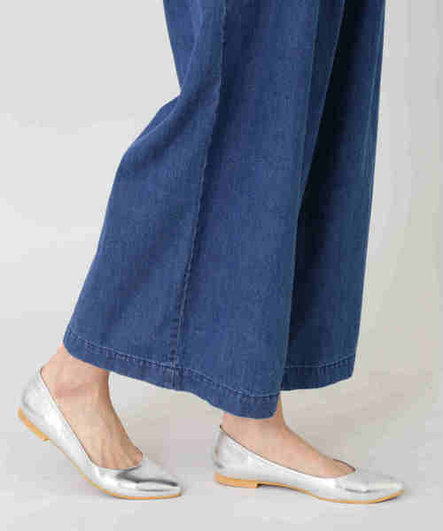 NATURAL BEAUTY BASIC(ナチュラルビューティーベーシック)の「ポインテッドフラット(パンプス・レディース・ブラック/ピンク/シルバー/ブルー/ダークネイビー・23.0cm/23.5cm/24.0cm/24.5cm)」の5枚目の写真