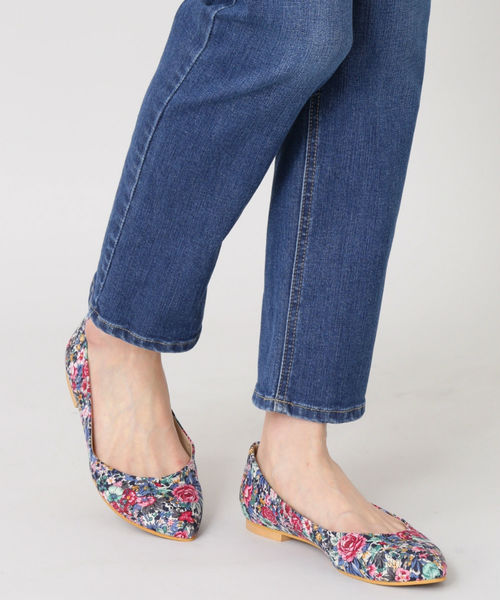 NATURAL BEAUTY BASIC(ナチュラルビューティーベーシック)の「ポインテッドフラット(パンプス・レディース・ブラック/ピンク/シルバー/ブルー/ダークネイビー・23.0cm/23.5cm/24.0cm/24.5cm)」の4枚目の写真