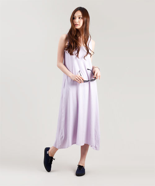 NANO universe（ナノユニバース）の「victoria × nano・universe/別注カラースニーカー Lady's（スニーカー・レディース・ホワイト/ホワイト系その他/ブラック/グレー/ブラウン/カーキ/エメラルド/インディゴブルー/ターコイズブルー/ネイビー/パープル/イエロー/ピンク/ライトピンク/レッド/ボルドー・22.5/23/23.5/24）」の4枚目の写真