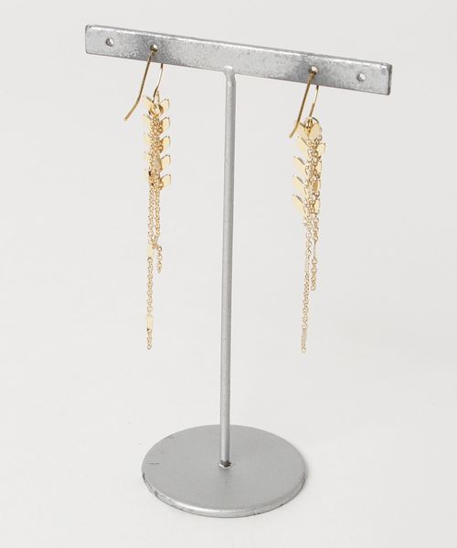 tone(トーン)の「【manatula】リーフ×2連デザインチェーンピアス(ピアス(両耳用)・レディース・ホワイト/ネイビー/モカ・FREE)」の4枚目の写真