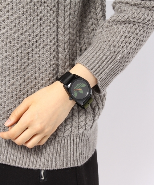 adidas(アディダス)の「SANTIAGO ADH2875 【UNISEX】(アナログ腕時計・メンズ・ブラック×グリーン・FREE)」の3枚目の写真