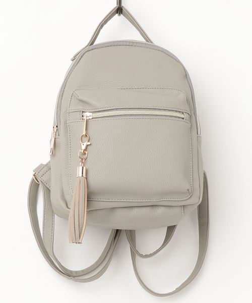 Pierrot(ピエロ)の「フェイクレザータッセル付きミニリュック(バックパック/リュック・レディース・ブラック/ネイビー/グレー/アイボリー・FREE)」の9枚目の写真