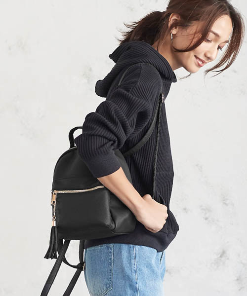 Pierrot(ピエロ)の「フェイクレザータッセル付きミニリュック(バックパック/リュック・レディース・ブラック/ネイビー/グレー/アイボリー・FREE)」の15枚目の写真