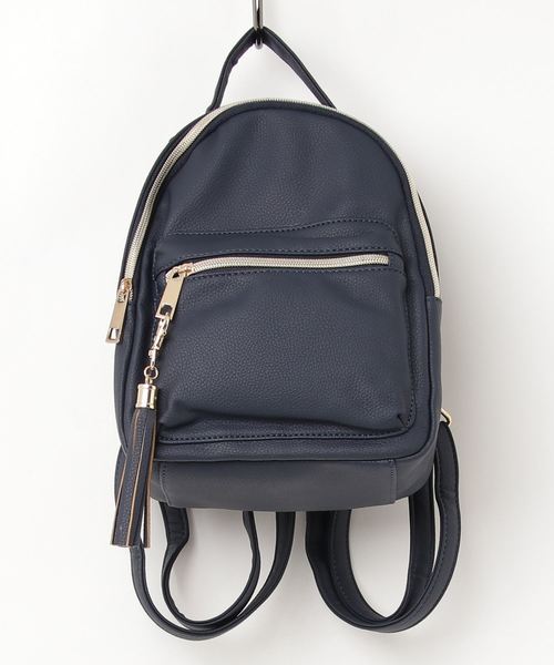 Pierrot(ピエロ)の「フェイクレザータッセル付きミニリュック(バックパック/リュック・レディース・ブラック/ネイビー/グレー/アイボリー・FREE)」の1枚目の写真