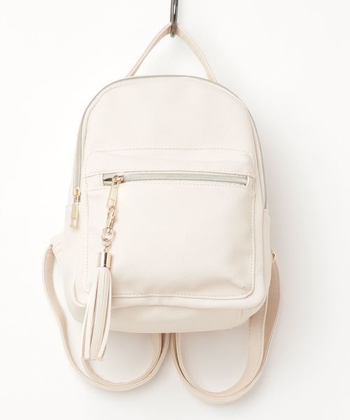 Pierrot(ピエロ)の「フェイクレザータッセル付きミニリュック(バックパック/リュック・レディース・ブラック/ネイビー/グレー/アイボリー・FREE)」の2枚目の写真