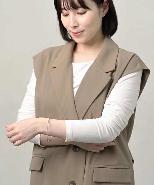 Fun & Daily（ファンアンドデイリー）の「F&D : ナローアームバングル（バングル/リストバンド・レディース・シルバー/ゴールド・FREE）」の6枚目の写真