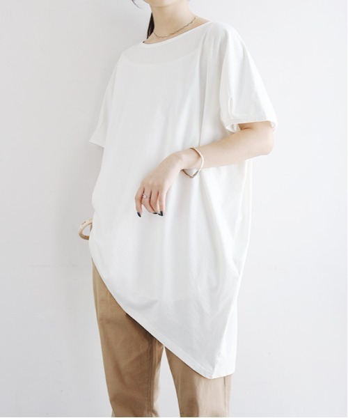 and it_（アンドイット）の「アシメシルエットコットンロングカットソー（Tシャツ/カットソー・レディース・チャコールグレー/ブラック/オフホワイト/カーキ・M～Ｌ/LL～3L/4L～5L）」の2枚目の写真