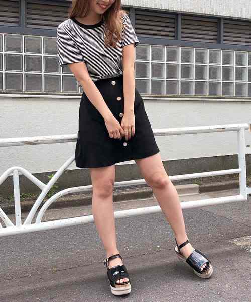 one after another NICE CLAUP(ワンアフターアナザーナイスクラップ)の「いろいろ釦台形スカート(スカート・レディース・ブラック/ベージュ/サックスブルー/チェック・FREE)」の14枚目の写真