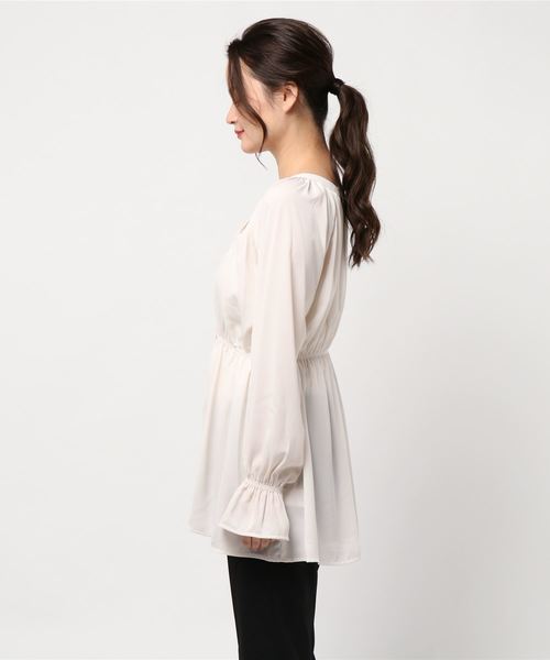 archives（アルシーヴ）の「Vネックギャザーチュニック（シャツ/ブラウス・レディース・ブラウン/アイボリー/ピンク系その他・MEDIUM）」の4枚目の写真