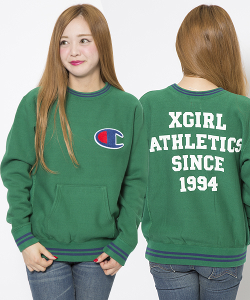 X-girl(エックスガール)の「X-girl×CHAMPION REVERSE WEAVE(R) CREW NECK TOP(スウェット・レディース・アッシュ/グリーン/ネイビー・2/1)」の3枚目の写真