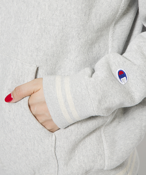 X-girl(エックスガール)の「X-girl×CHAMPION REVERSE WEAVE(R) CREW NECK TOP(スウェット・レディース・アッシュ/グリーン/ネイビー・2/1)」の7枚目の写真