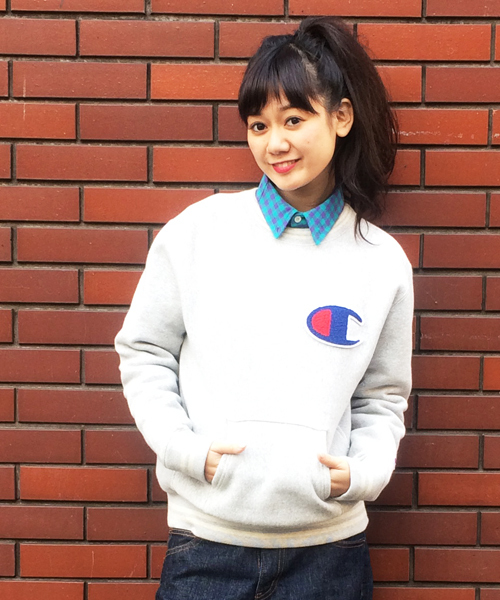 X-girl(エックスガール)の「X-girl×CHAMPION REVERSE WEAVE(R) CREW NECK TOP(スウェット・レディース・アッシュ/グリーン/ネイビー・2/1)」の11枚目の写真