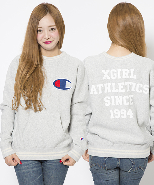 X-girl(エックスガール)の「X-girl×CHAMPION REVERSE WEAVE(R) CREW NECK TOP(スウェット・レディース・アッシュ/グリーン/ネイビー・2/1)」の10枚目の写真
